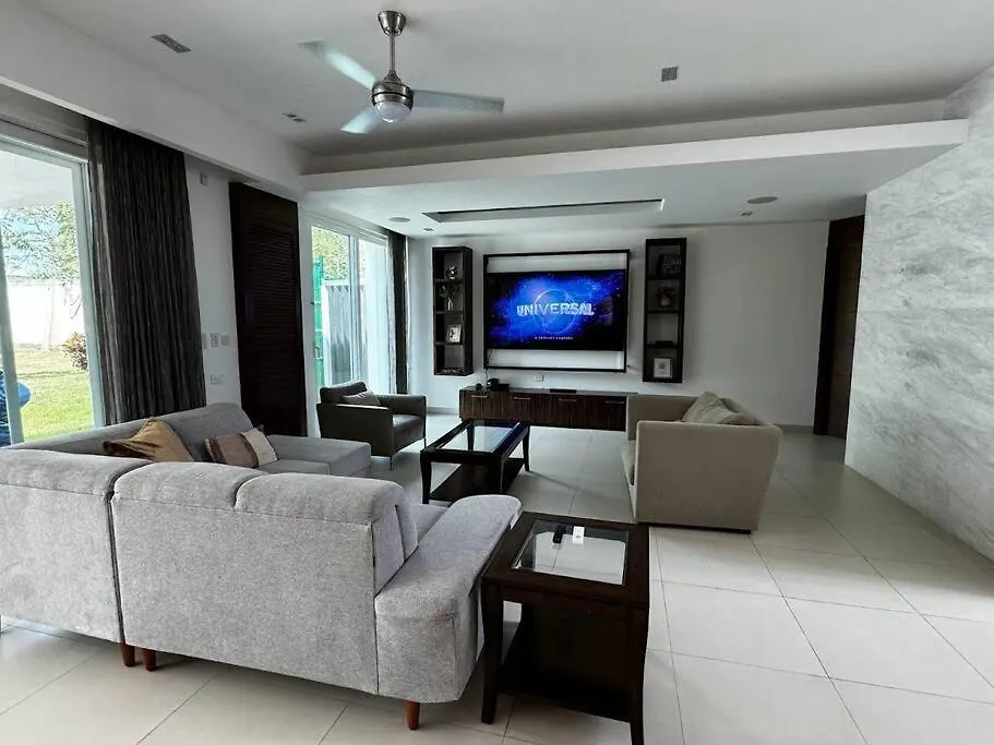 Casa Jounieh - Unique 4 Bedrooms+Pool コスメル 0*,  メキシコ